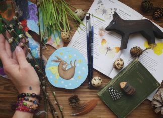 This Artist Creates Magical Starry Scenes On Wood Pieces