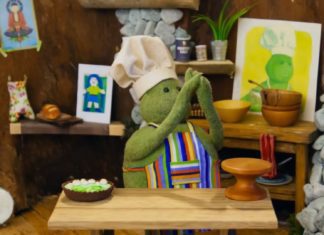 Tiny Stop-Motion Chef Makes Apple Pie