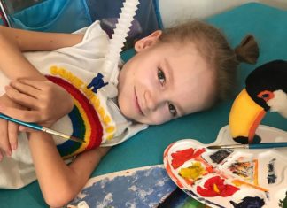 12-Year-Old Girl With Muscular Dystrophy Paints Extraordinary Pictures