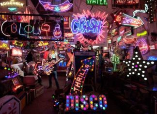 This London Café is Decorated with Neon Signs Only