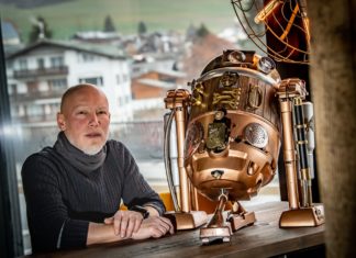 Sculptures of Pop Culture Characters Made of Things Found in the Basement