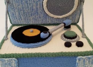 Artist Trevor Smith Crochets Awesome Replicas of Vintage Appliances