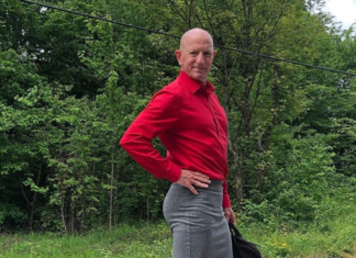 This Man Wears Skirts And Heels To Work Every Day