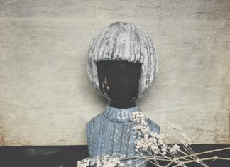 These Unusual Artworks Feature Dry Flowers